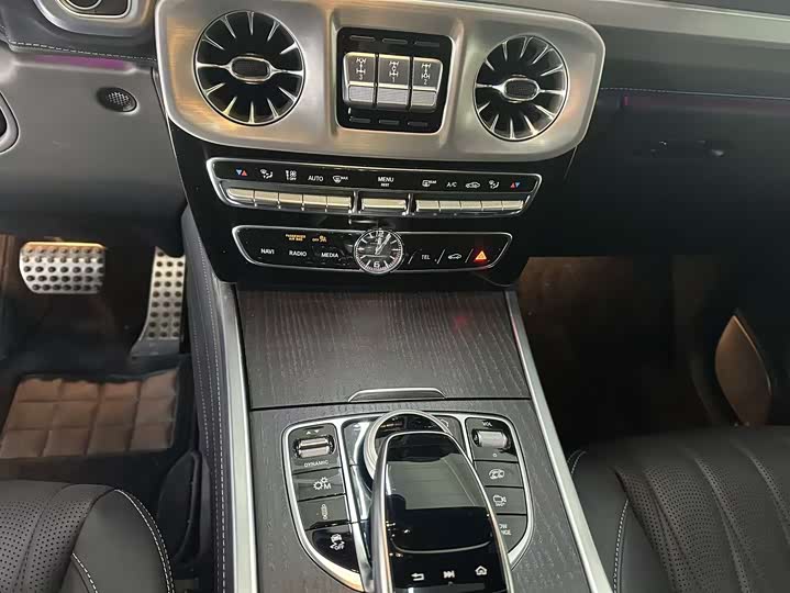 Фото 6 - Mercedes-Benz G-Class AMG