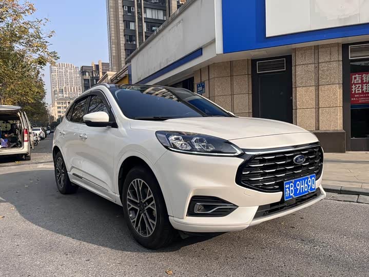 Фото 3 - Ford Escape