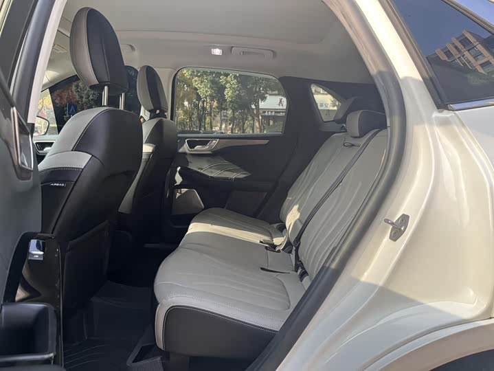 Фото 6 - Ford Escape