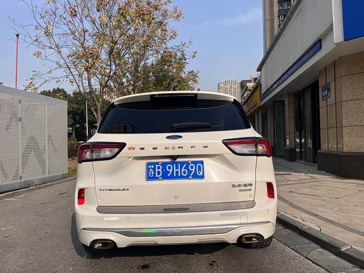 Фото 9 - Ford Escape