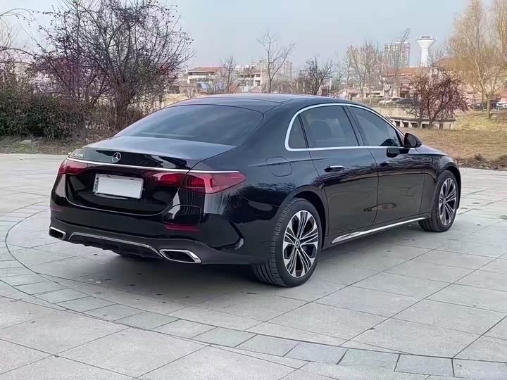 Photo 6 - Mercedes-Benz E-Class Hybrid