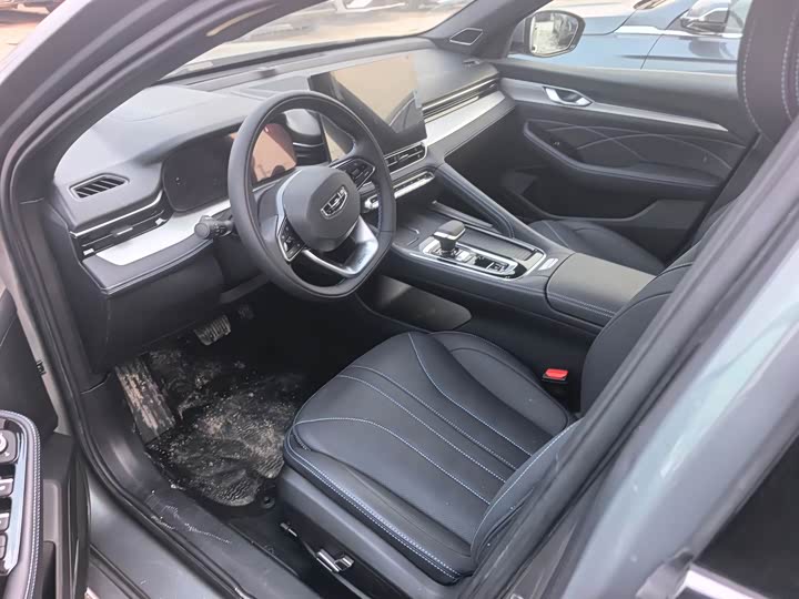 Фото 4 - Geely Preface