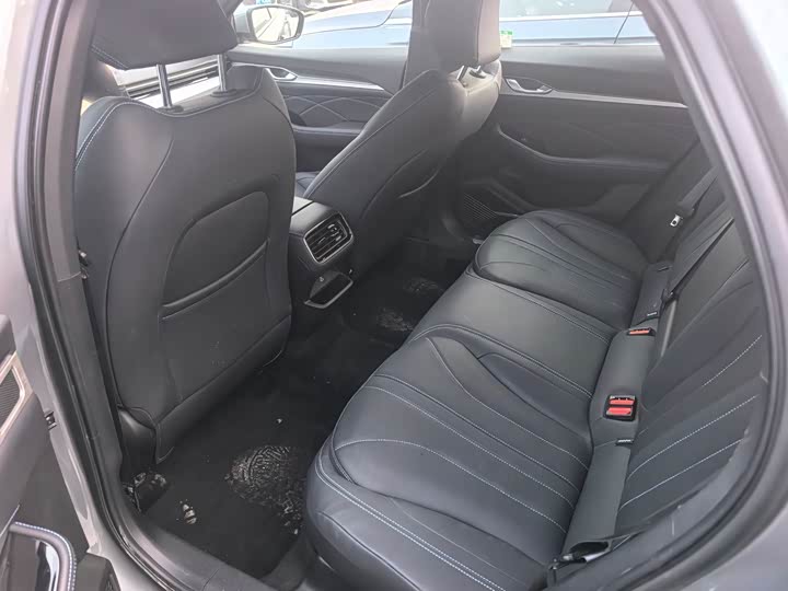 Фото 9 - Geely Preface