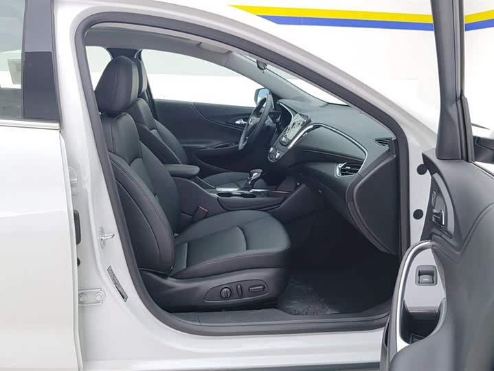 Фото 8 - Chevrolet Malibu XL