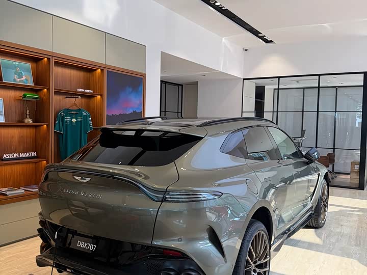 Фото 5 - Aston Martin DBX