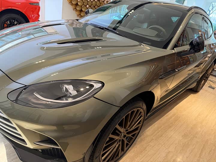 Фото 6 - Aston Martin DBX