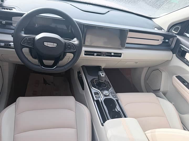 Фото 6 - Geely Icon