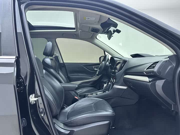 Фото 8 - Subaru Forester