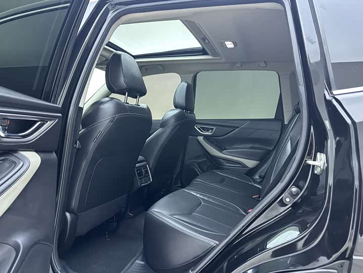 Фото 9 - Subaru Forester