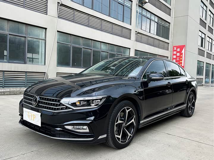 Фото 1 - Volkswagen Magotan