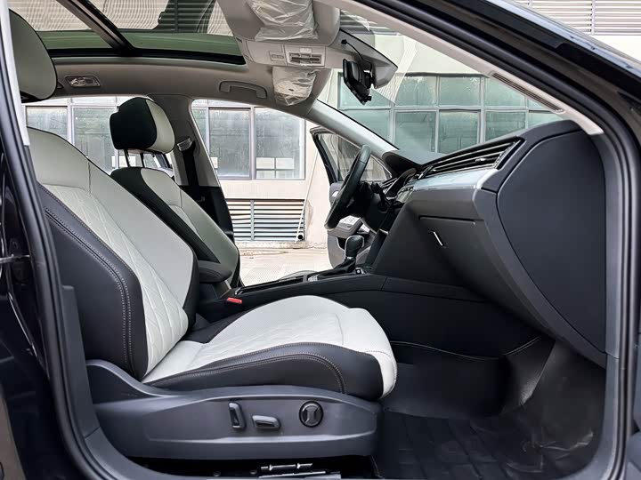 Фото 4 - Volkswagen Magotan