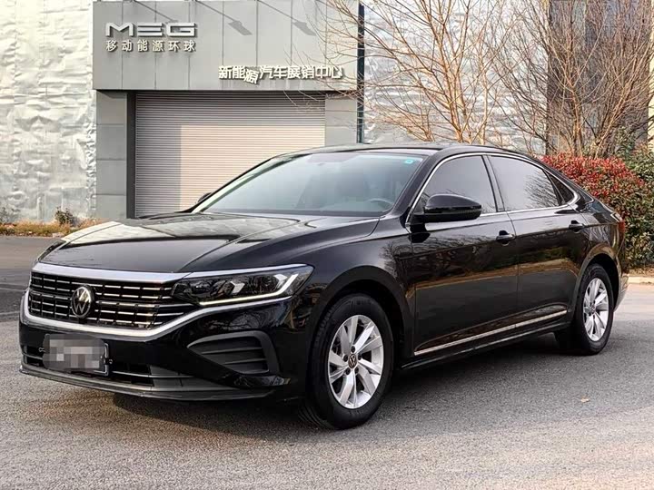 Фото 1 - Volkswagen Passat