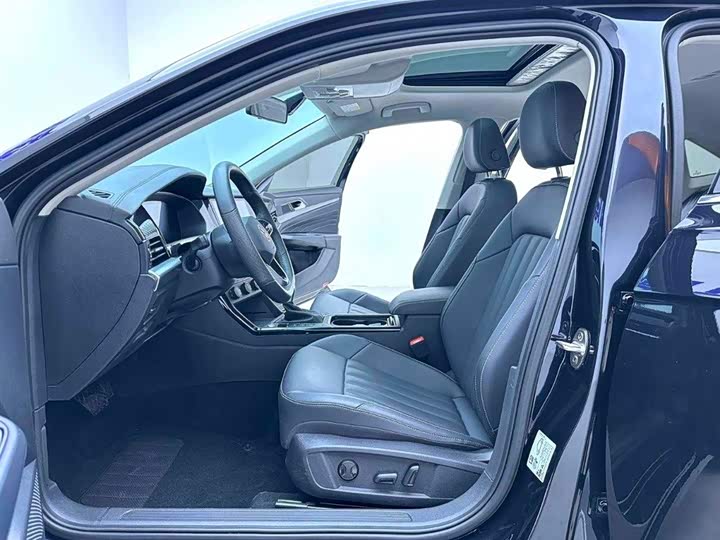 Фото 5 - Volkswagen Passat