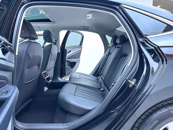 Фото 6 - Volkswagen Passat