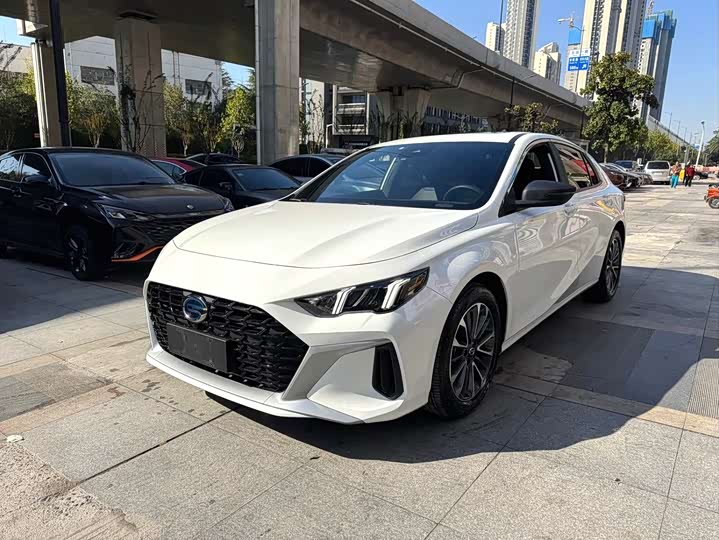 Фото 1 - GAC Trumpchi Empow R