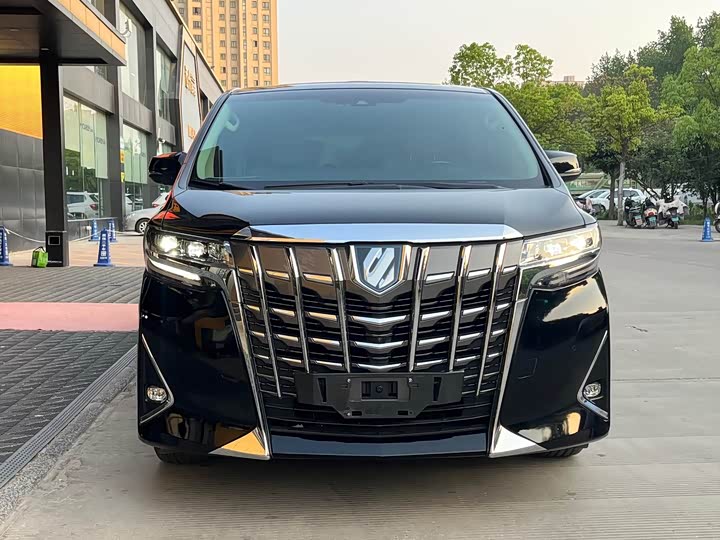 Photo 2 - Toyota Alphard