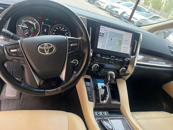 Photo 5 - Toyota Alphard