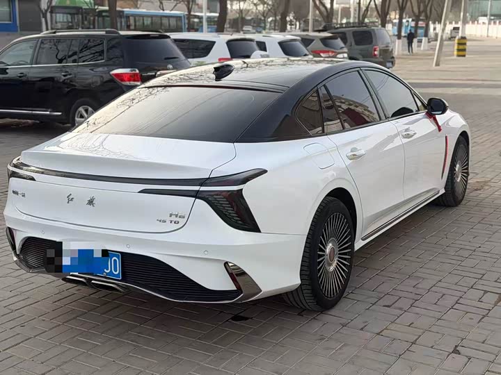 Фото 3 - Hongqi H6