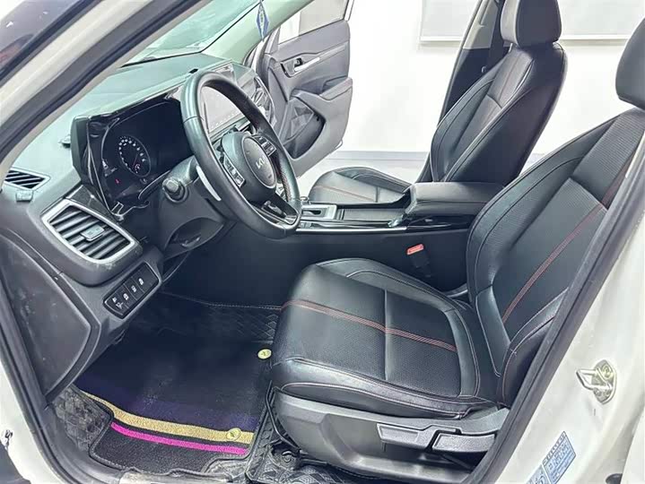 Фото 8 - Kia KX3