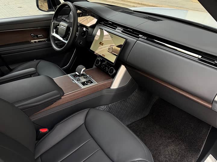 Photo 9 - Land Rover Range Rover