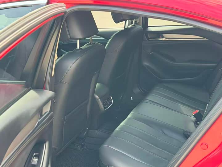 Фото 8 - Mazda Atenza