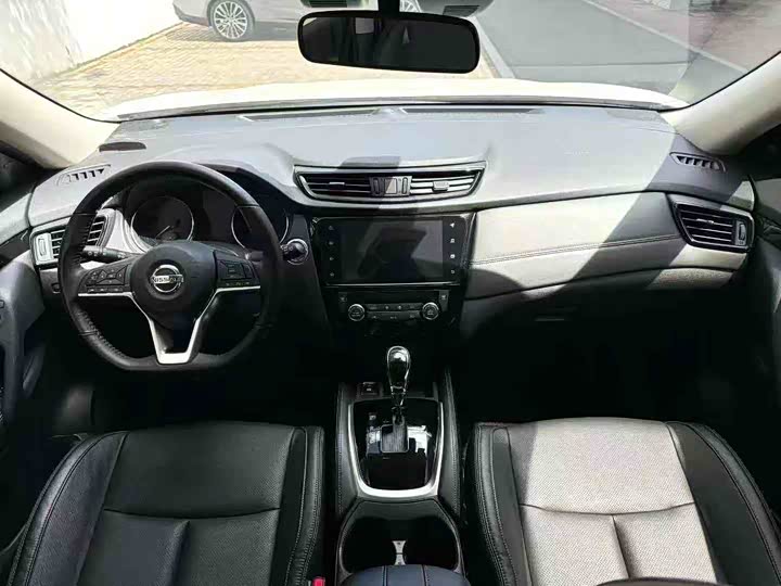 Фото 6 - Nissan X-Trail