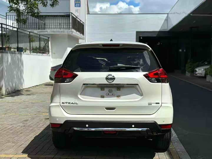 Фото 8 - Nissan X-Trail