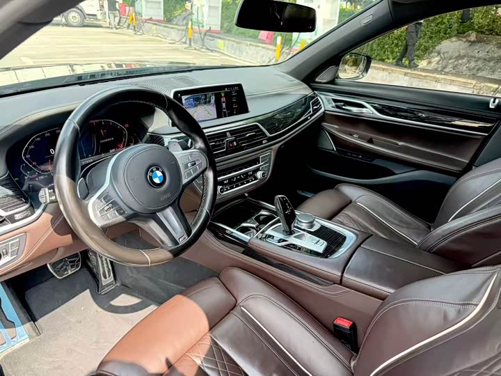 Фото 2 - BMW 7 Series