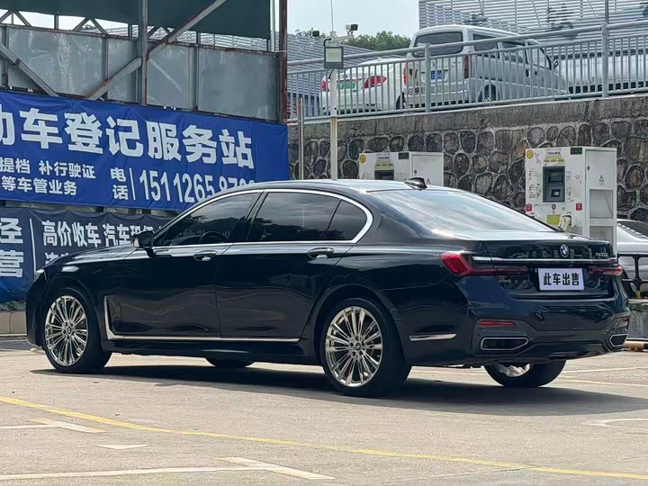 Фото 5 - BMW 7 Series