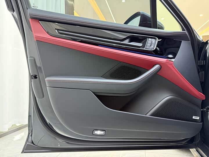 Фото 3 - Porsche Panamera