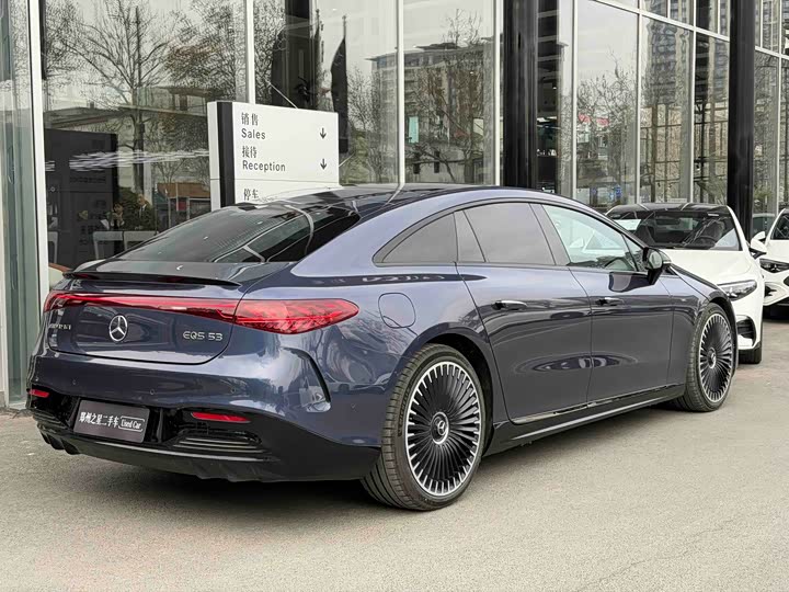 Фото 4 - Mercedes-Benz EQS AMG