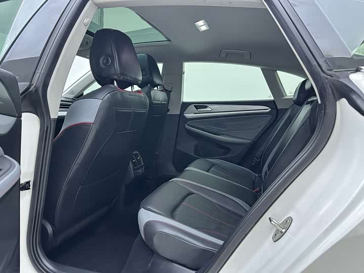 Фото 9 - Volkswagen Lamando L