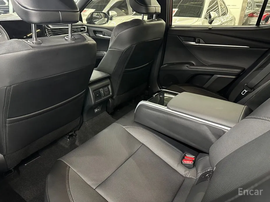 Фото 11 - Toyota Camry