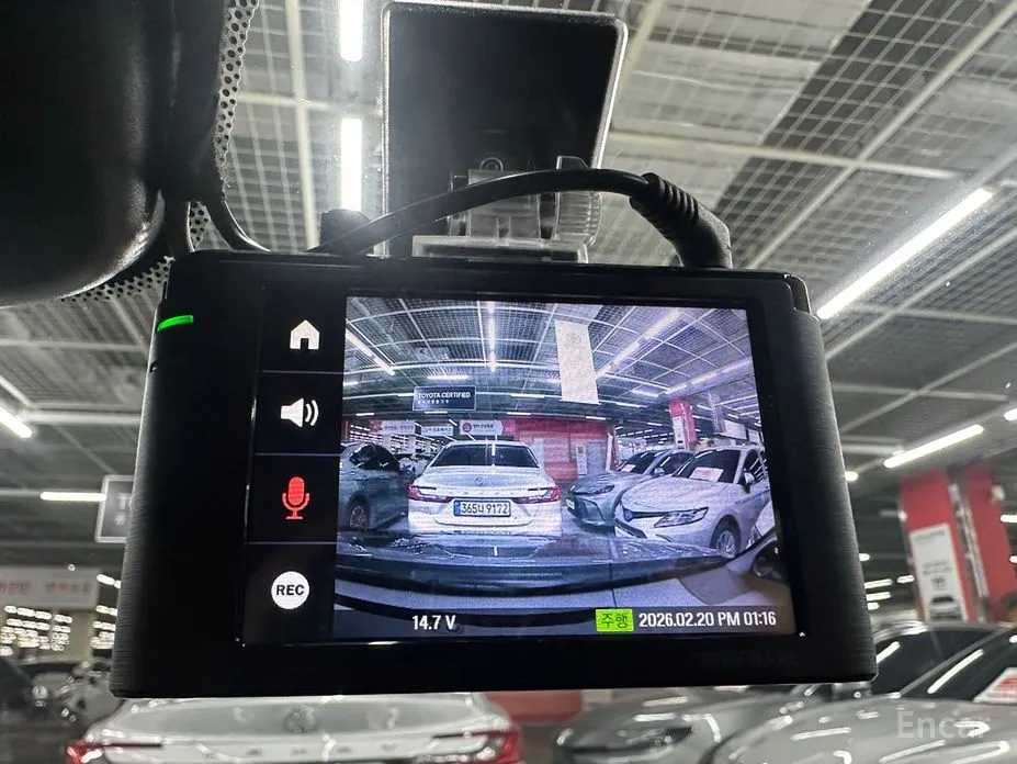 Фото 16 - Toyota Camry