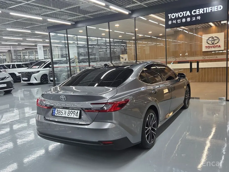 Фото 2 - Toyota Camry