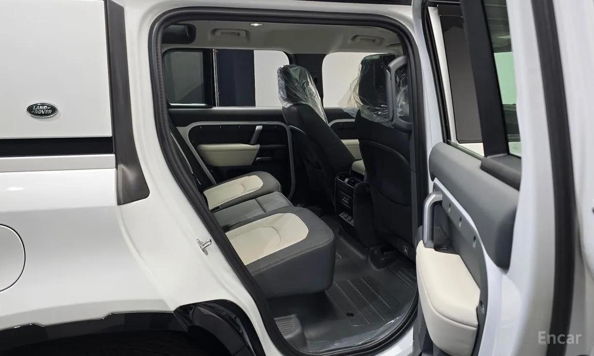 Фото 12 - Land Rover Defender