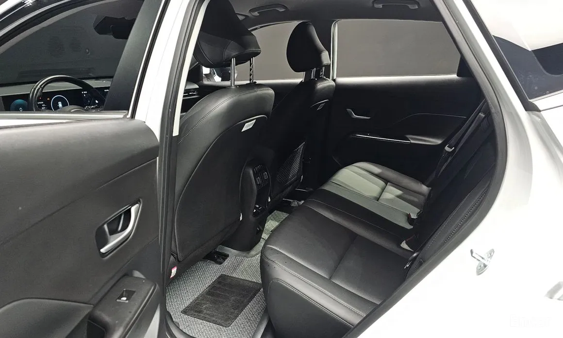 Фото 11 - Hyundai Kona