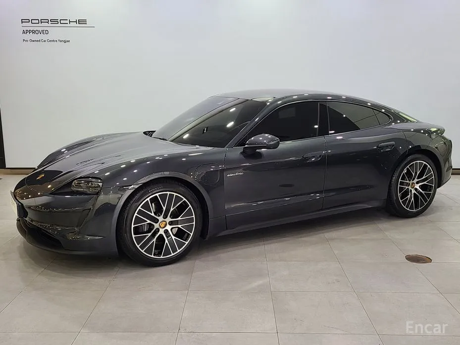 Фото 1 - Porsche Taycan