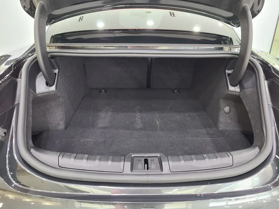 Фото 20 - Porsche Taycan