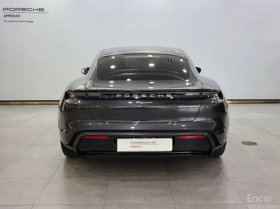 Фото 4 - Porsche Taycan