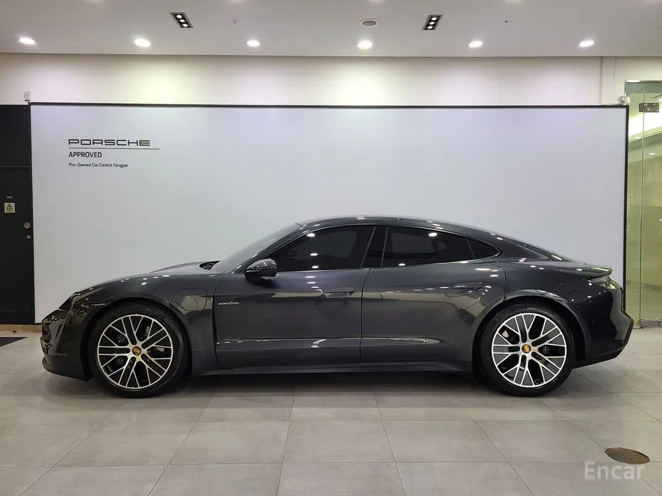 Фото 5 - Porsche Taycan