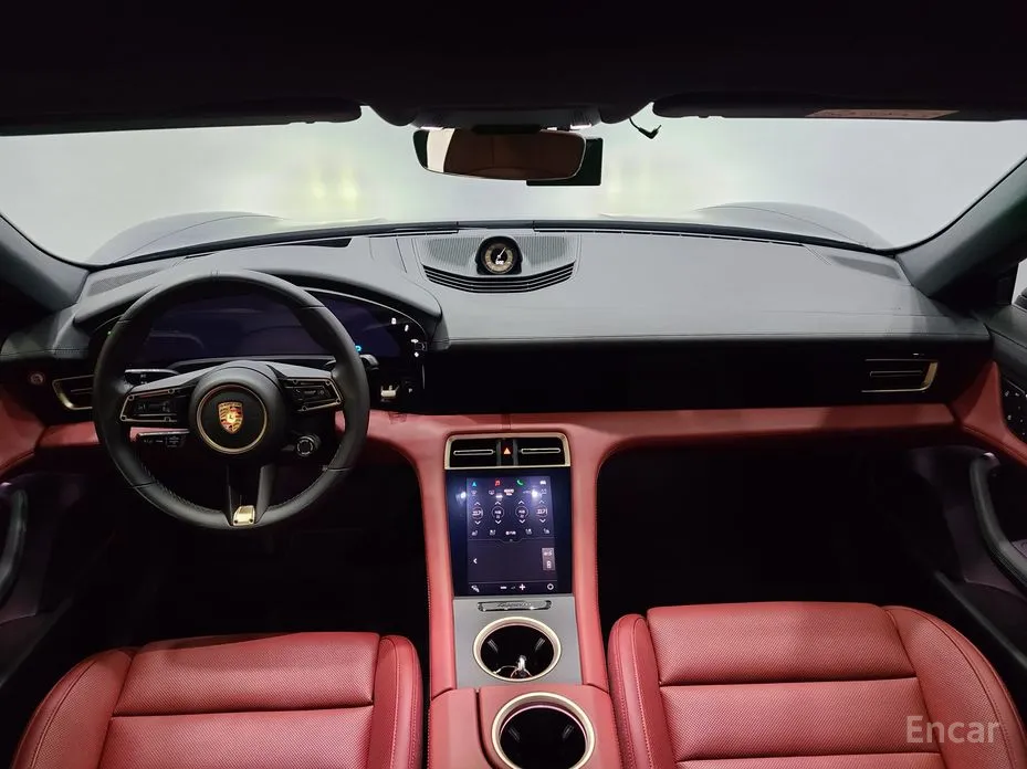 Фото 8 - Porsche Taycan