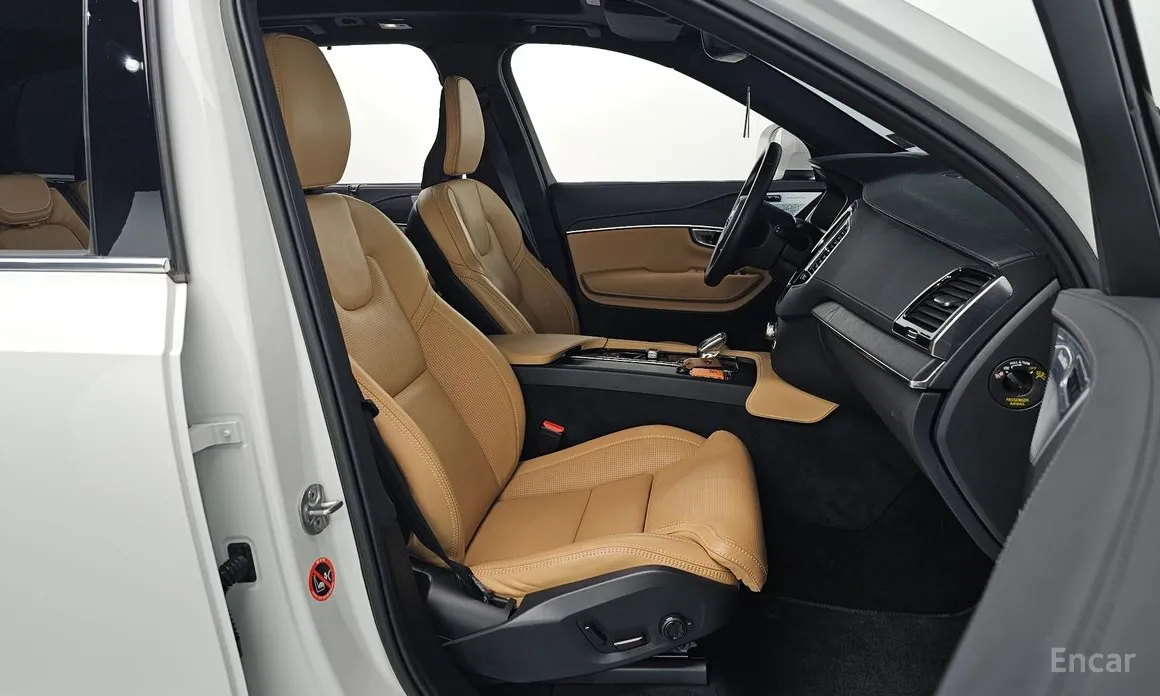 Фото 10 - Volvo XC90