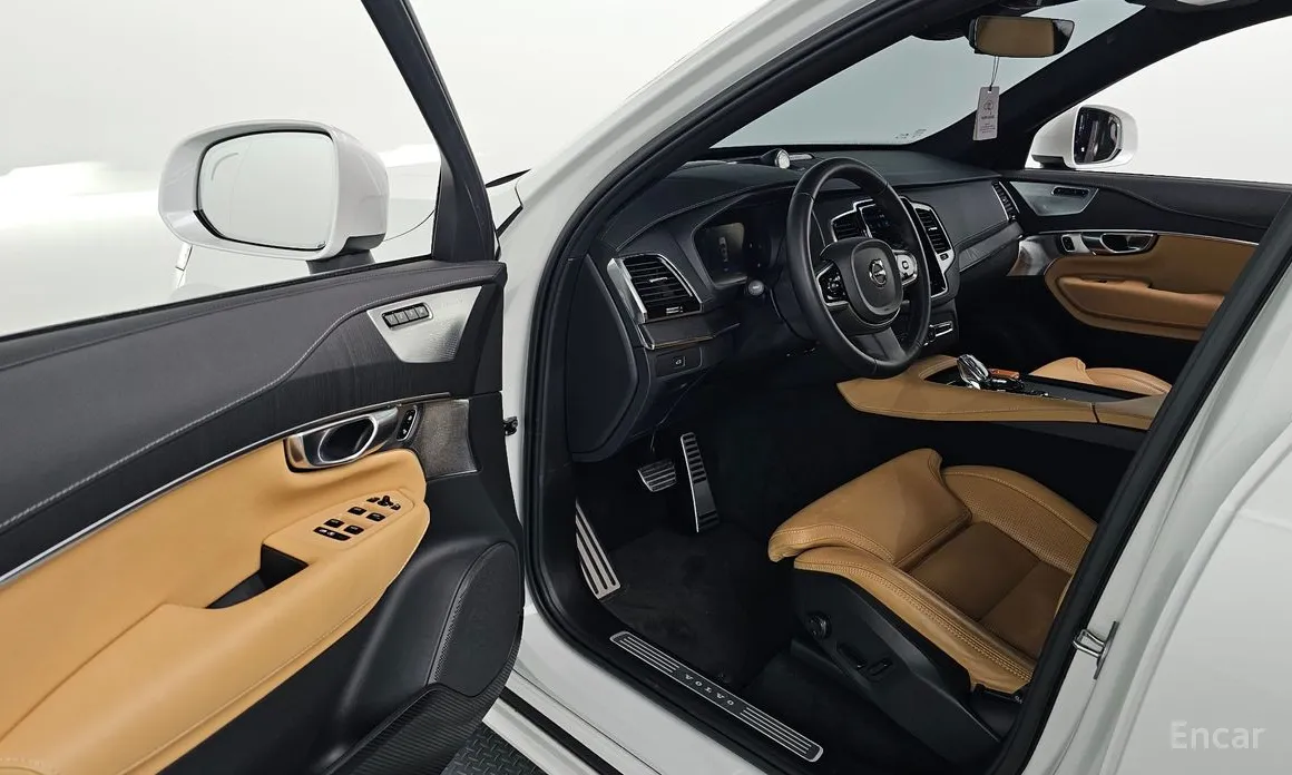 Фото 11 - Volvo XC90