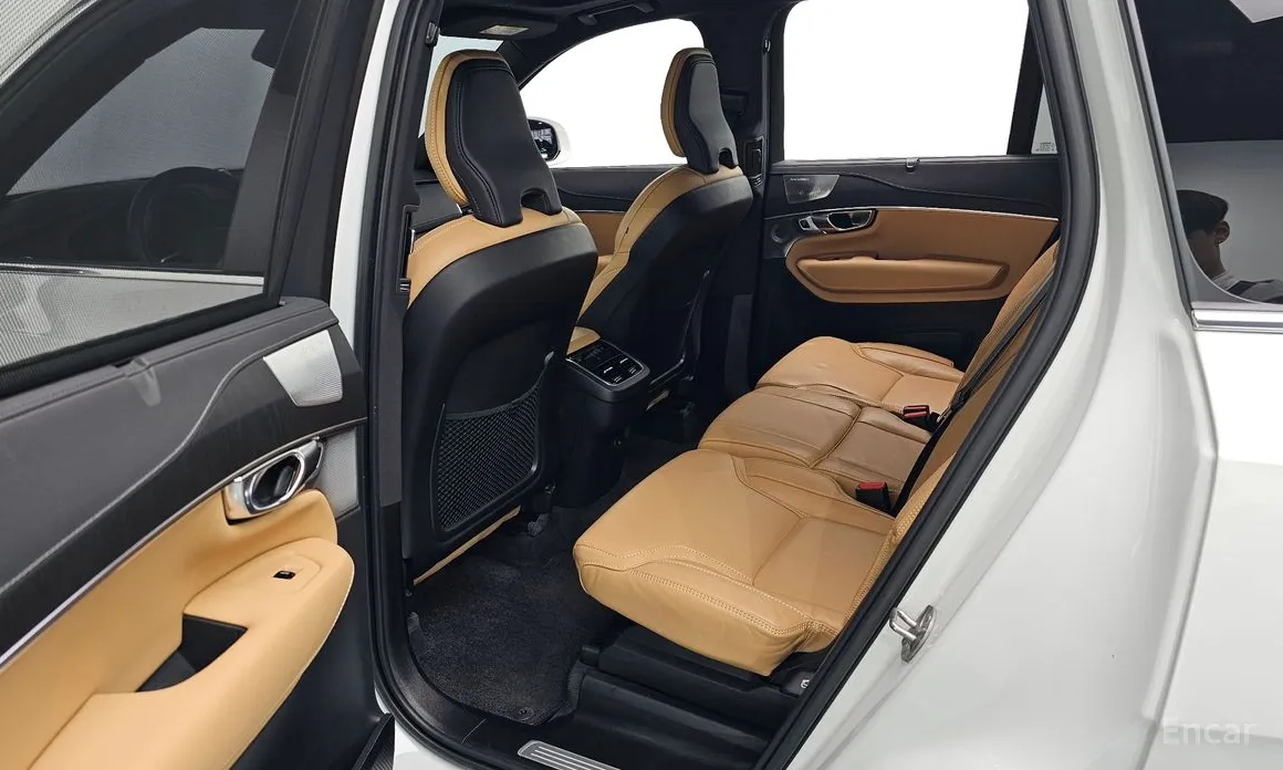 Фото 12 - Volvo XC90