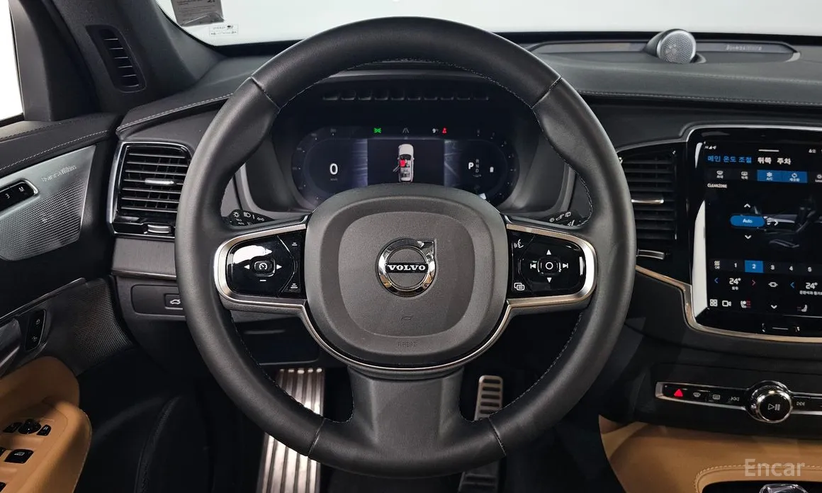 Фото 13 - Volvo XC90