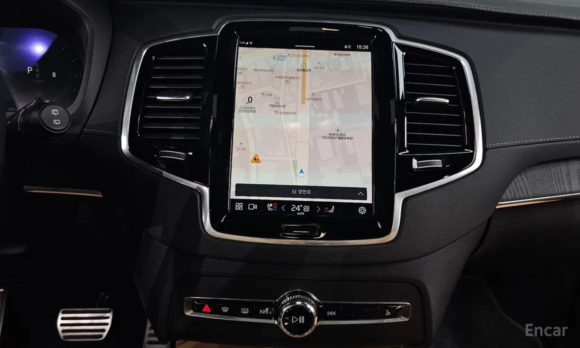 Фото 14 - Volvo XC90