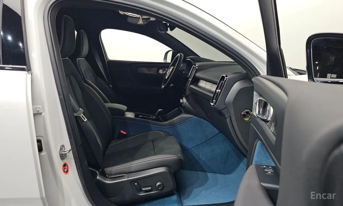 Фото 11 - Volvo C40