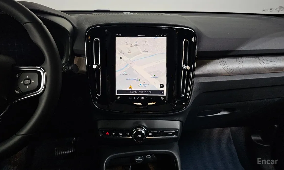 Фото 14 - Volvo C40