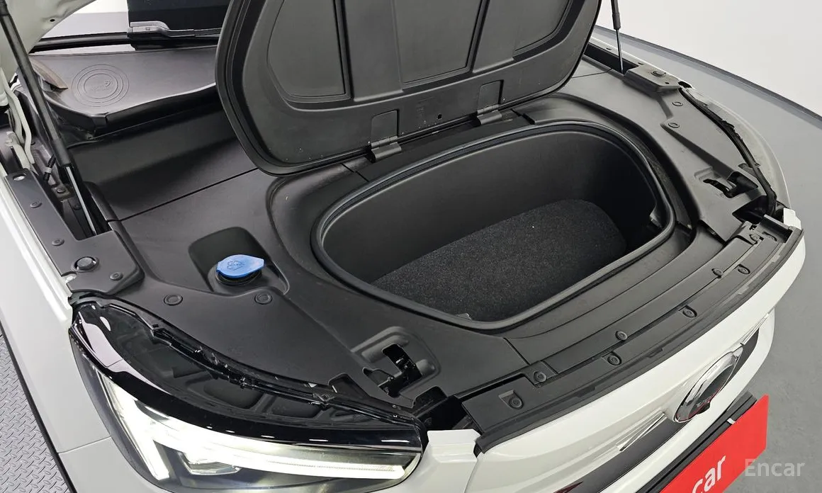 Фото 6 - Volvo C40